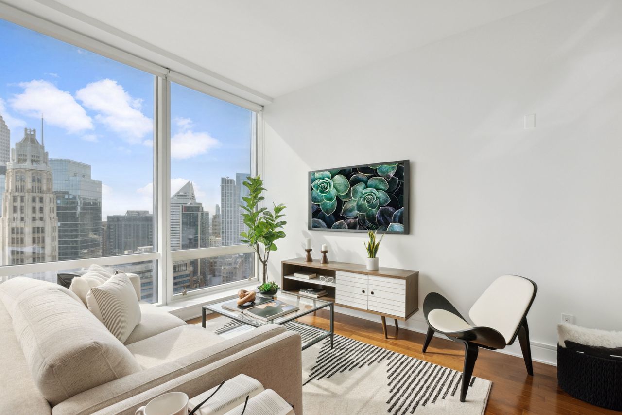 Chicago, Illinois, 60611, United States, 1 Bedroom Bedrooms, ,2 BathroomsBathrooms,Residential,For Sale,1793524
