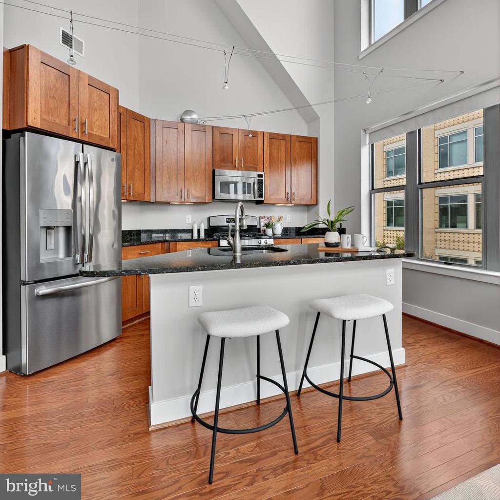 Arlington, Virginia, 22201, United States, 2 Bedrooms Bedrooms, ,2 BathroomsBathrooms,Residential,For Sale,1927773