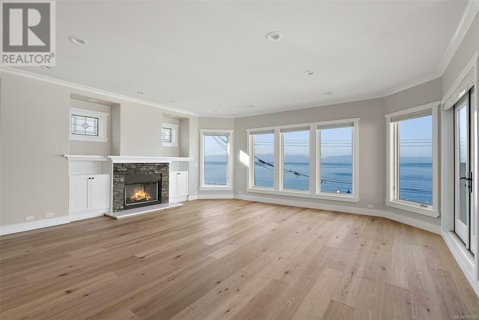 VICTORIA, British Columbia, V8V 1A8, CA, 4 Bedrooms Bedrooms, ,4 BathroomsBathrooms,Residential,For Sale,1876400