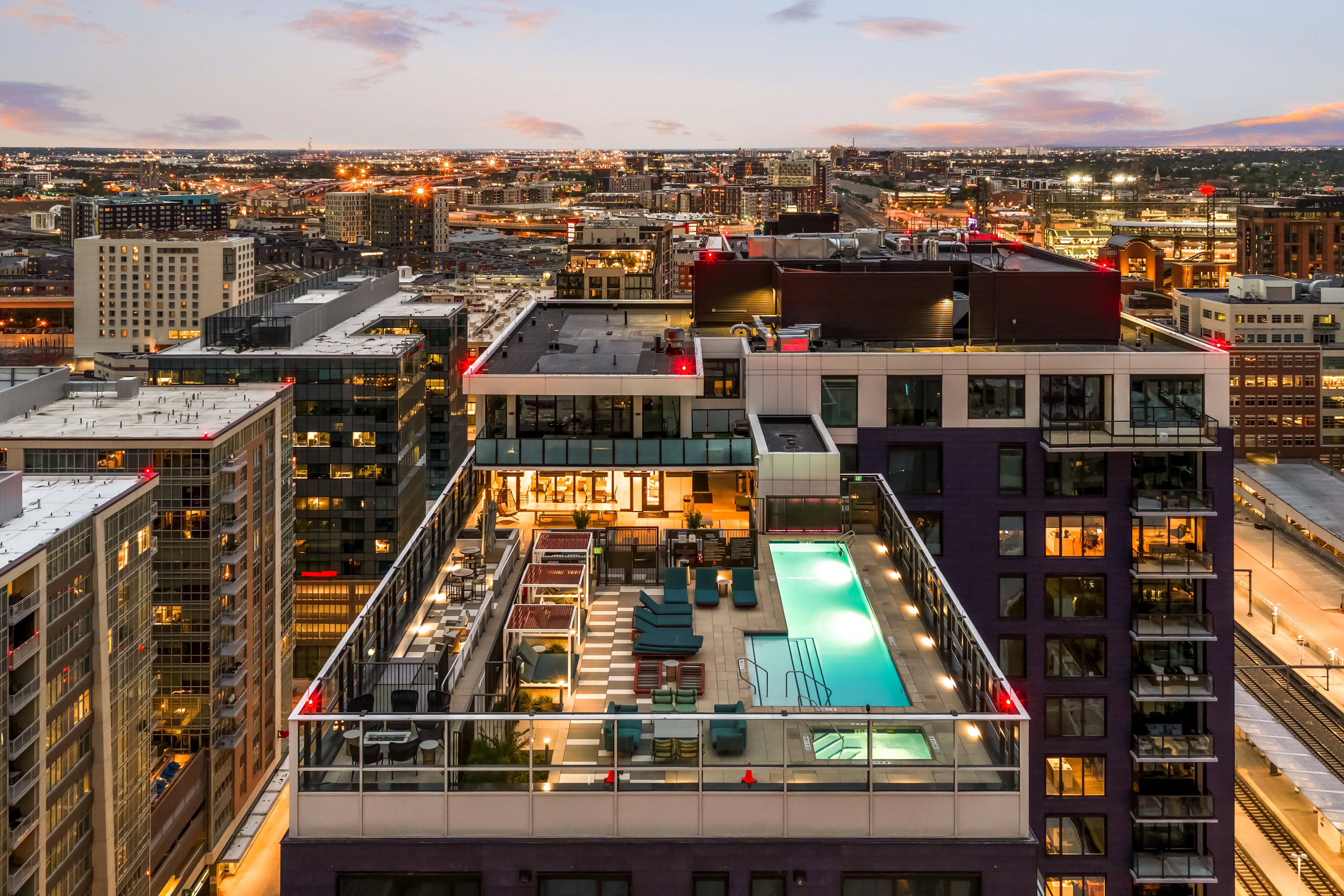  Rare three-bedroom corner residence sits on the quiet side of The Coloradan - 物件實景