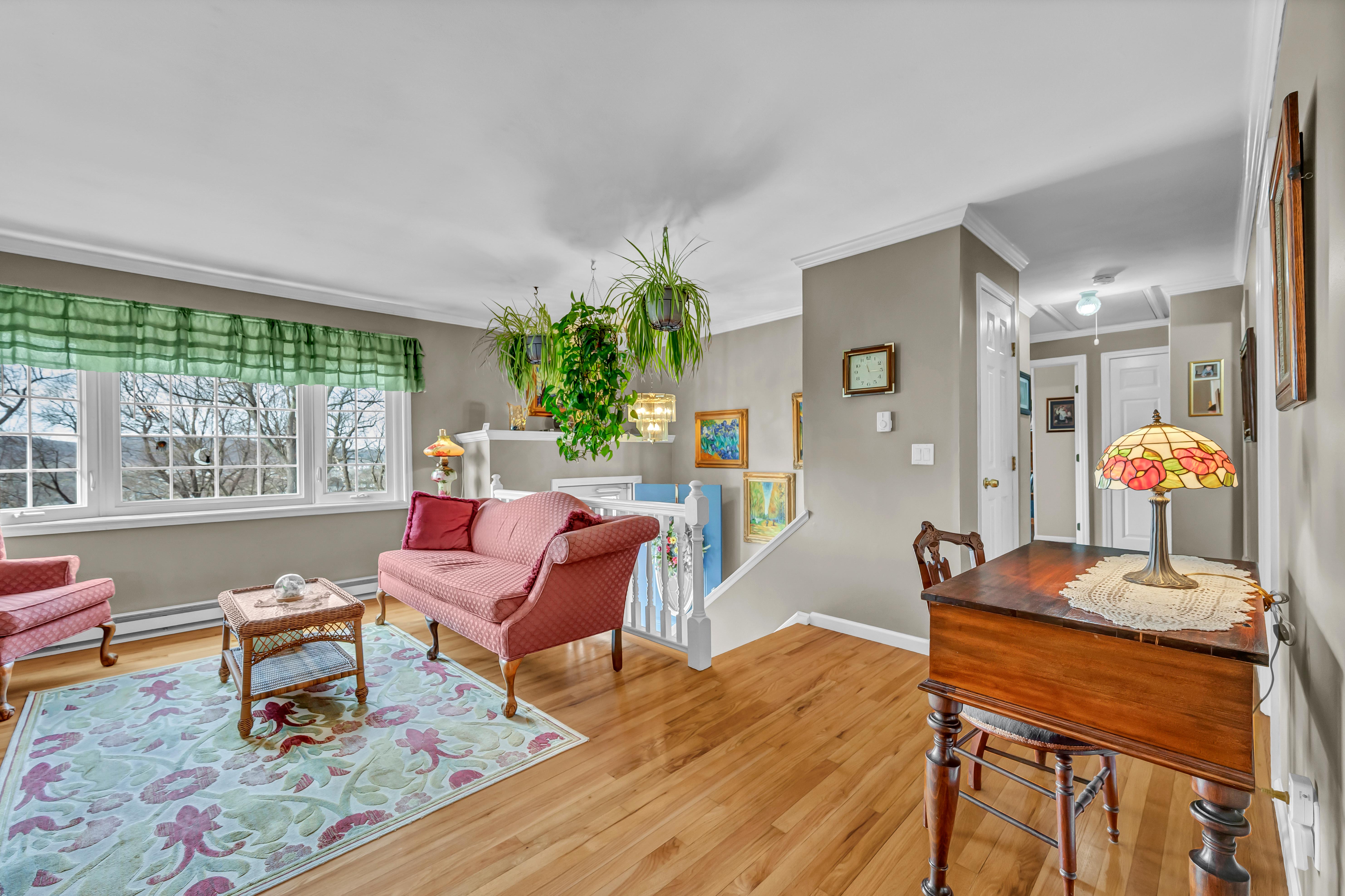  Beautifully Maintained Home - 物件實景