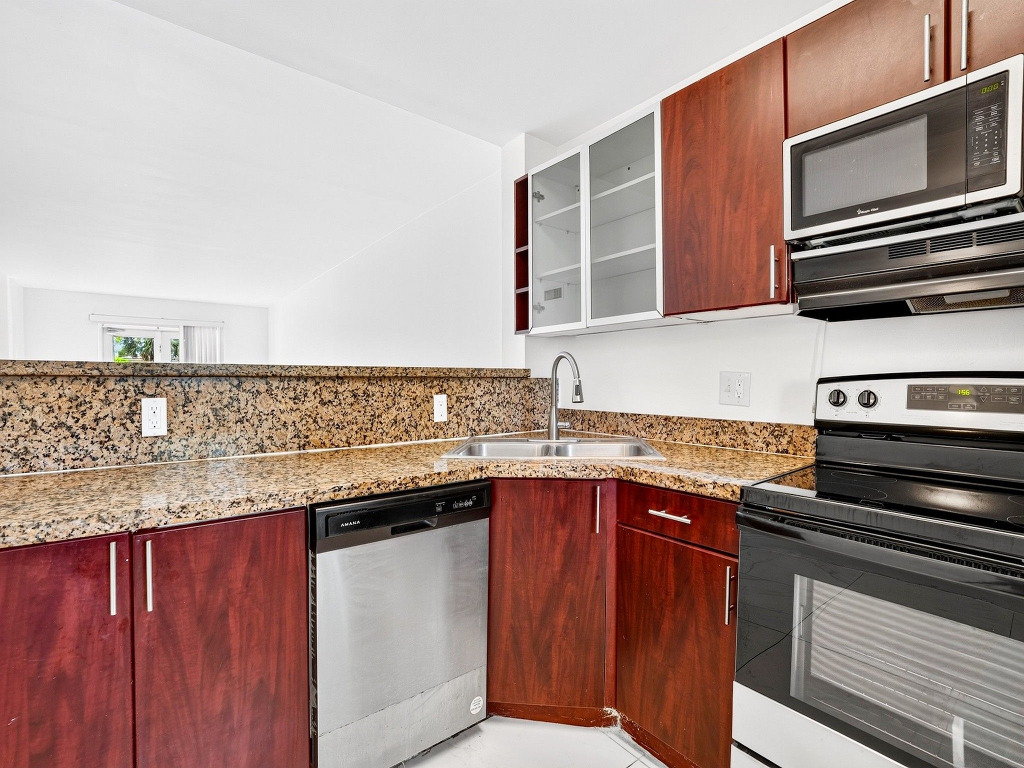  840 Pine Drive, Pompano Beach, FL, 33060 - 物件實景
