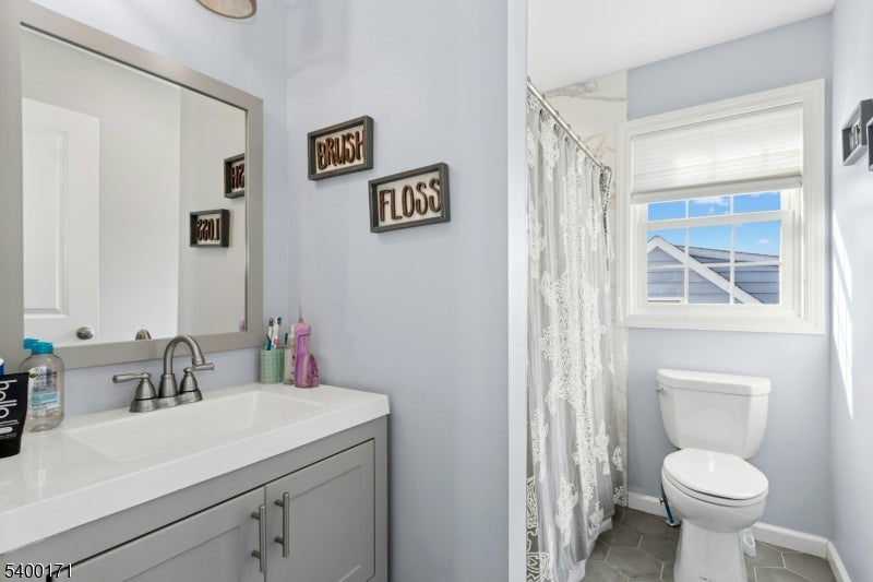 Union Twp., New Jersey, 07083, United States, 4 Bedrooms Bedrooms, ,4 BathroomsBathrooms,Residential,For Sale,2005388