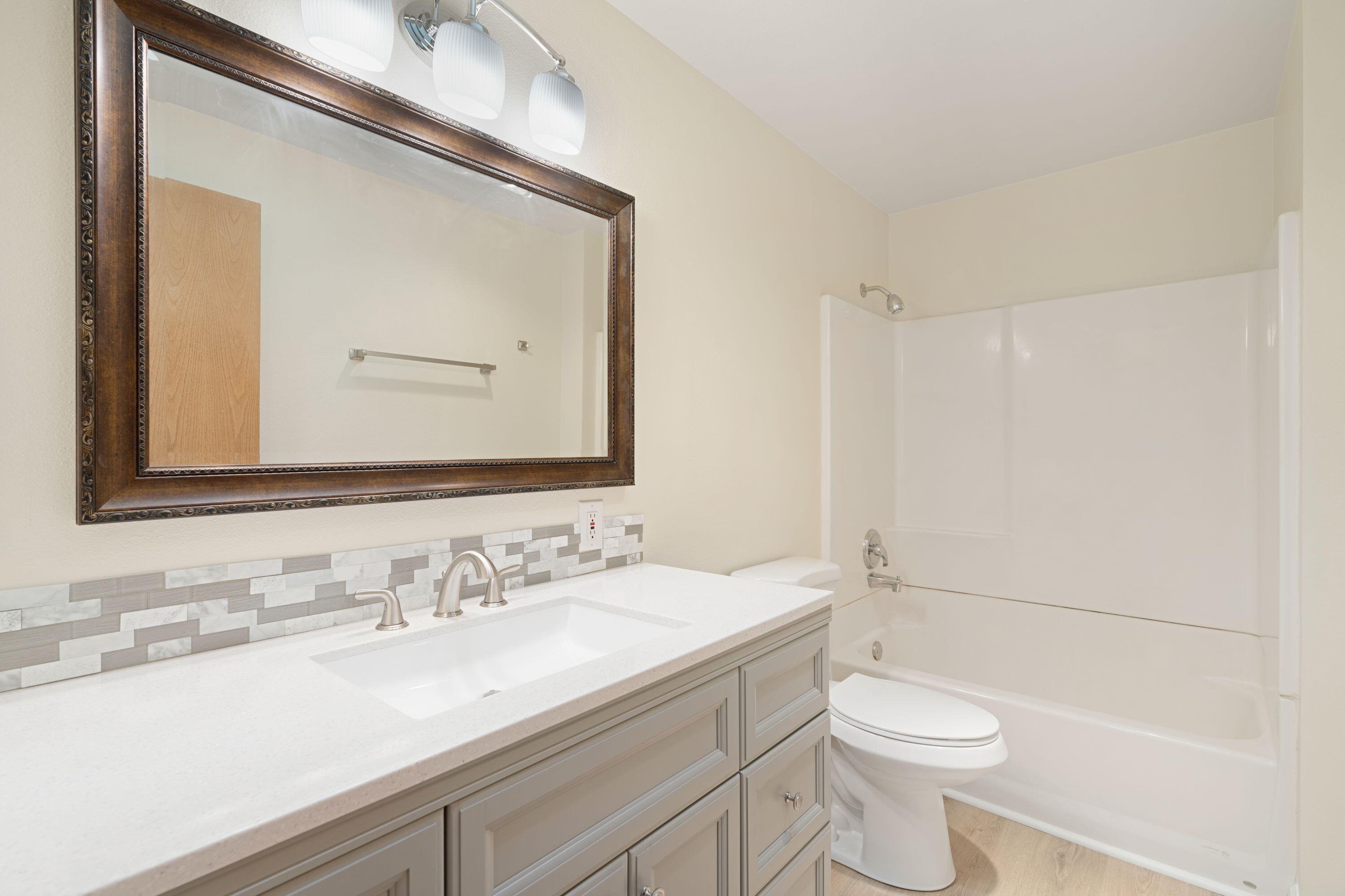 Bend, Oregon, 97701, United States, 3 Bedrooms Bedrooms, ,2 BathroomsBathrooms,Residential,For Sale,1697036