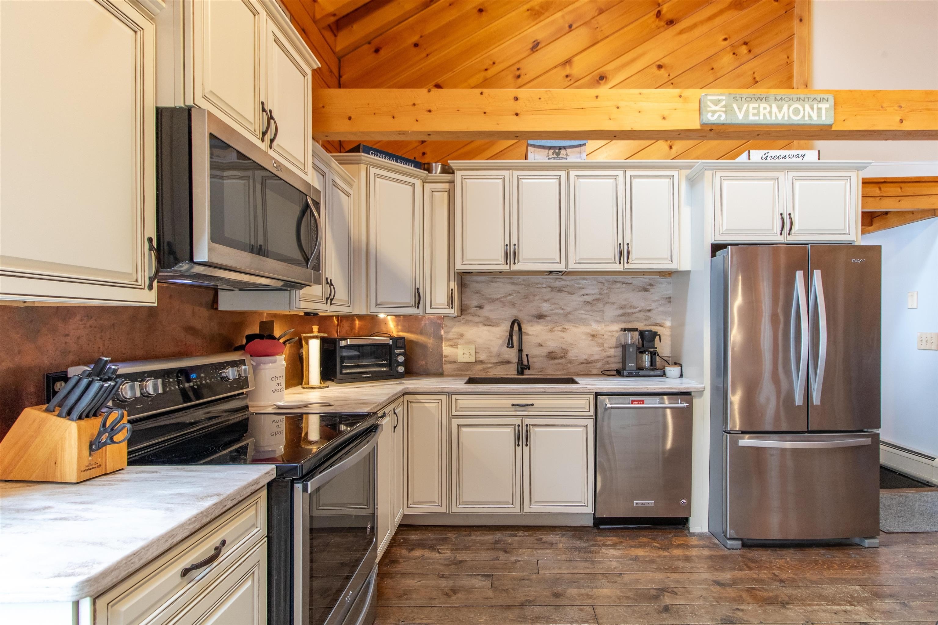 Lyndon, Vermont, 05851, United States, 3 Bedrooms Bedrooms, ,1 BathroomBathrooms,Residential,For Sale,2038381