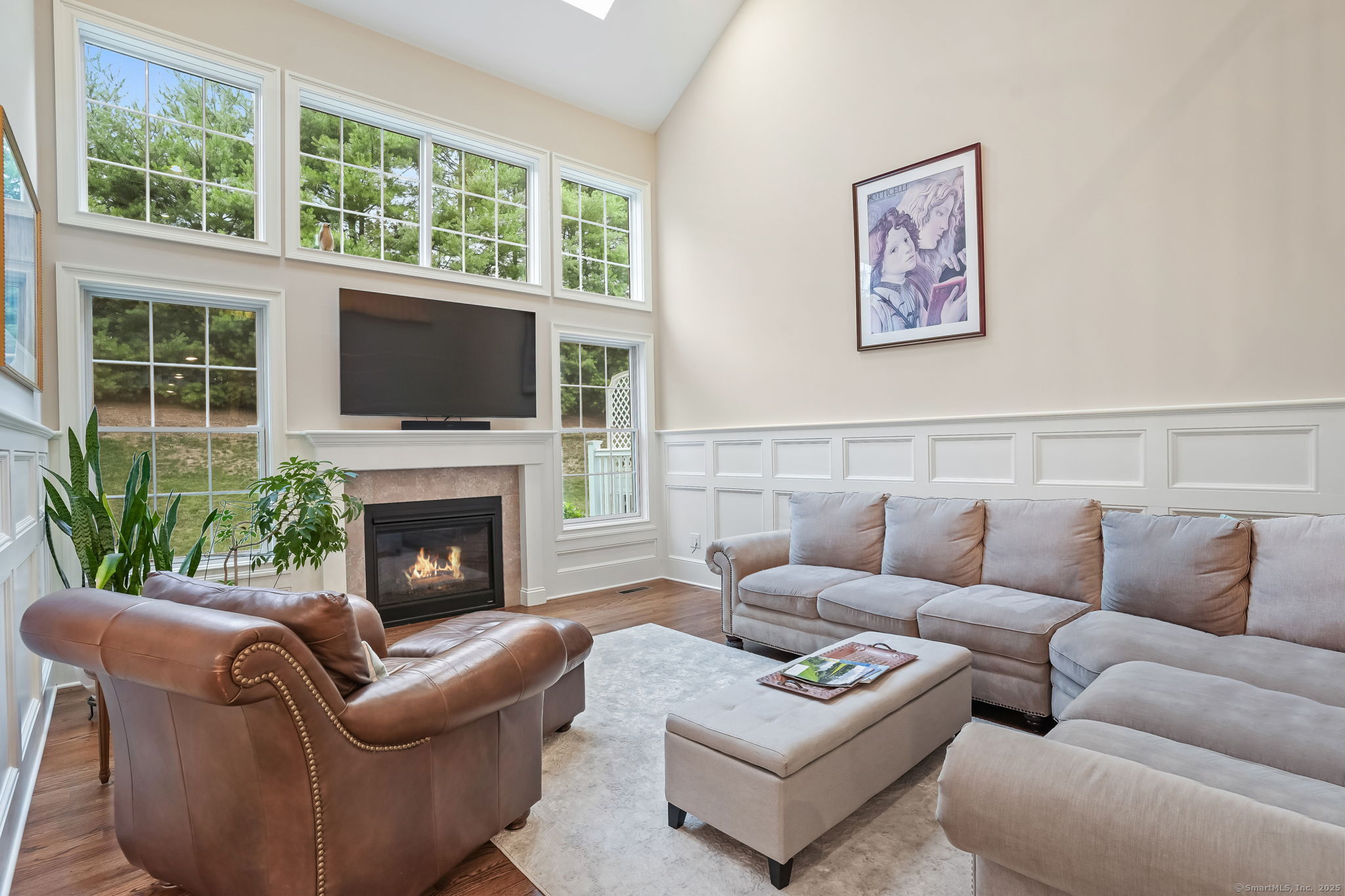 Brookfield, Connecticut, 06804, United States, 2 Bedrooms Bedrooms, ,4 BathroomsBathrooms,Residential,For Sale,1890460
