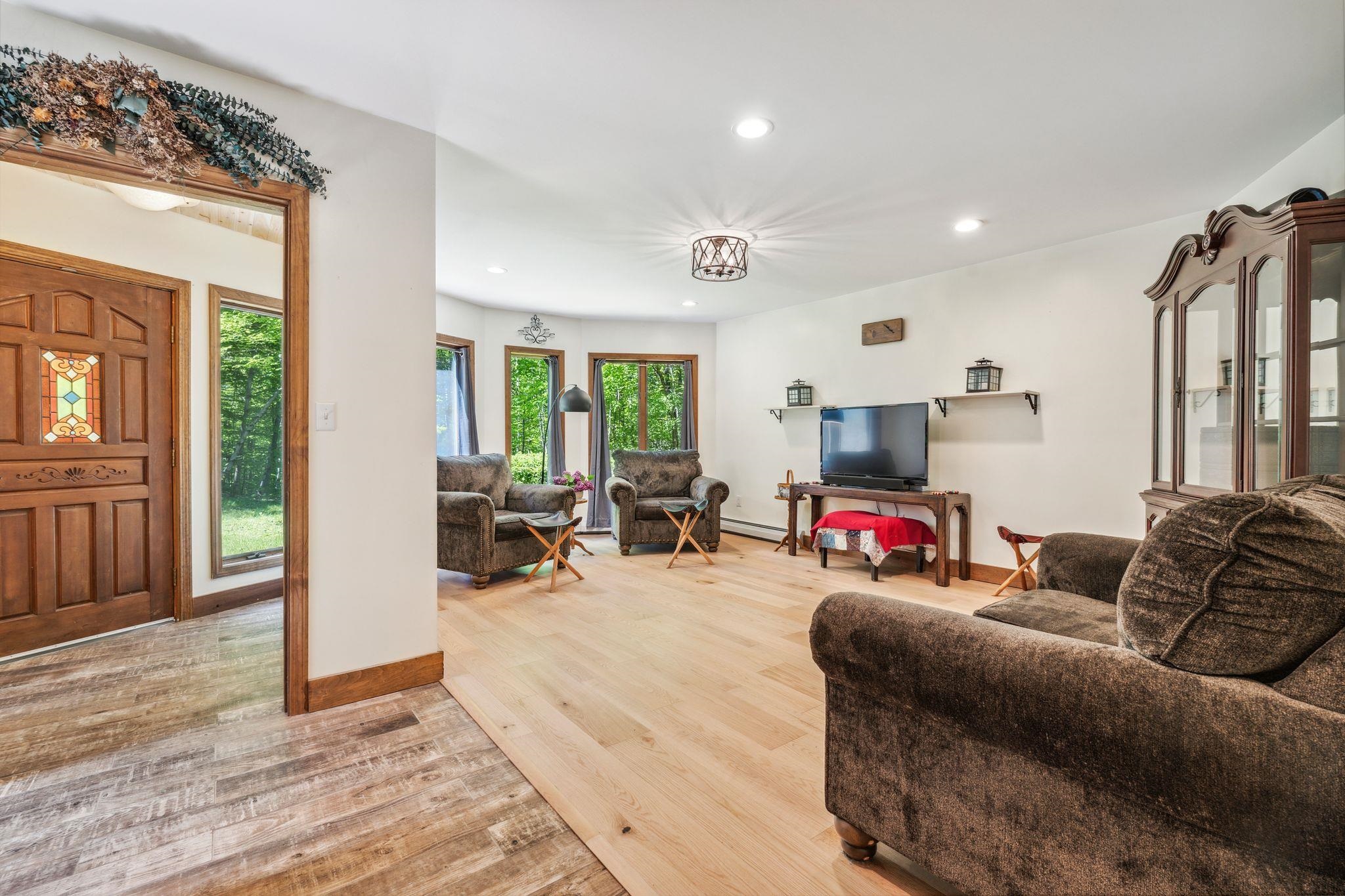 Newbury, New Hampshire, 03255, United States, 3 Bedrooms Bedrooms, ,2 BathroomsBathrooms,Residential,For Sale,1847258