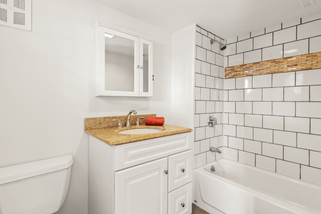 Billerica, Massachusetts, 01821, United States, 4 Bedrooms Bedrooms, ,4 BathroomsBathrooms,Residential,For Sale,1935395