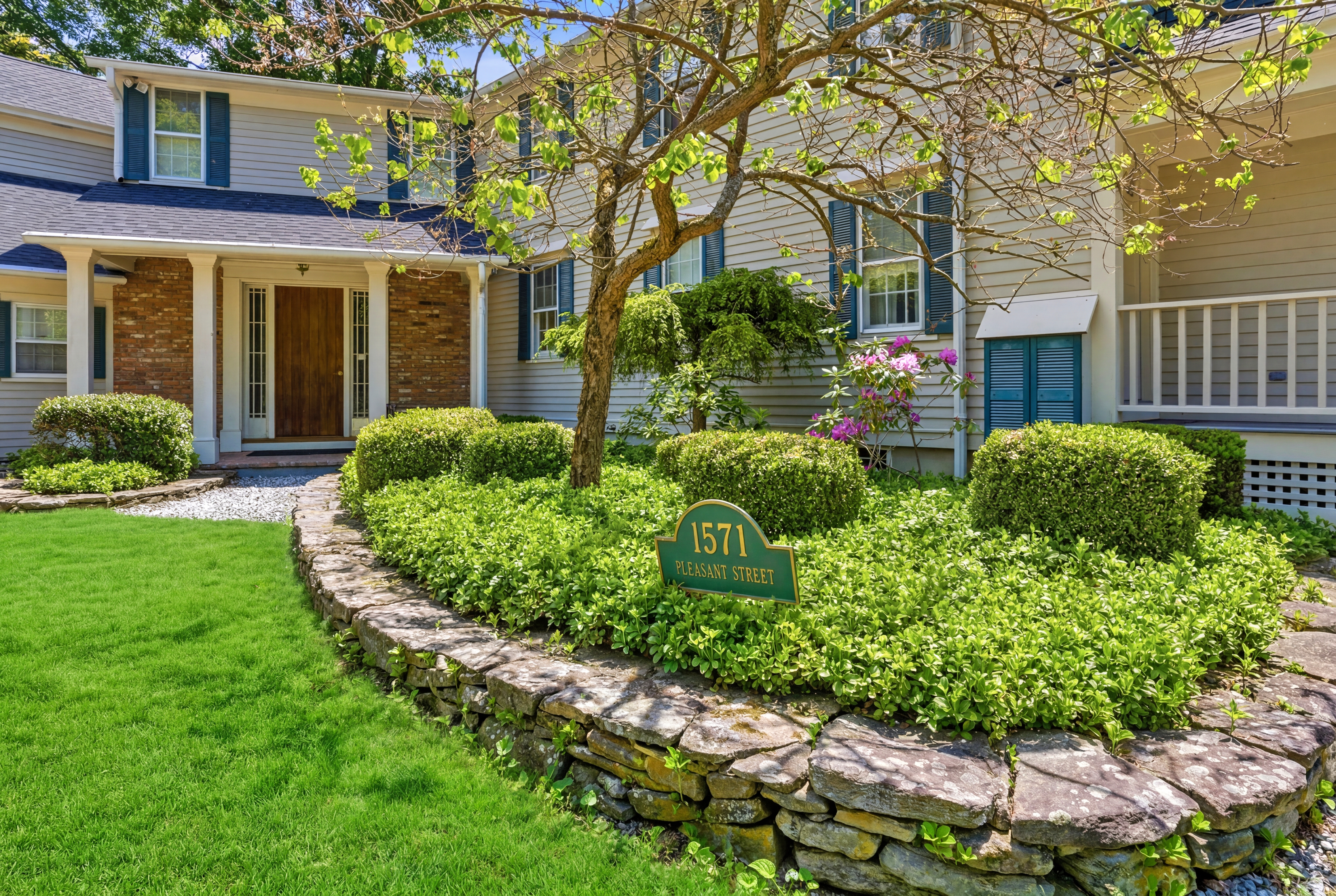  Historic Riverfront Gem with Mountain Views in Lee - 物件實景