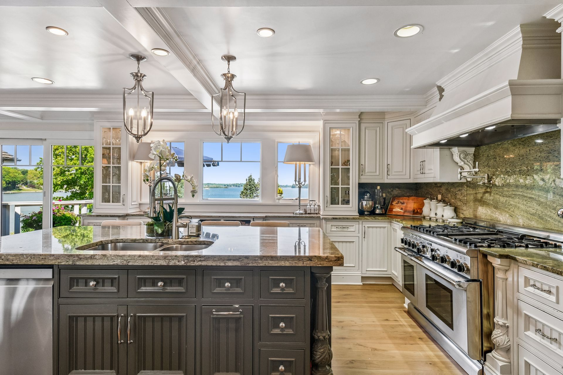  Timeless Luxury Along Lake Minnetonka’s Shoreline - 物件實景
