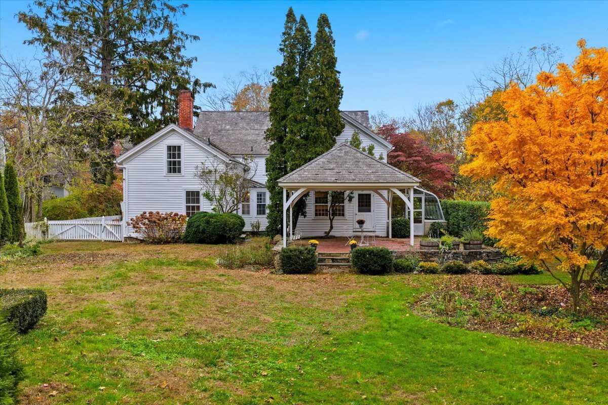 Guilford, Connecticut, 06437, United States, 5 Bedrooms Bedrooms, ,Residential,For Sale,2002504