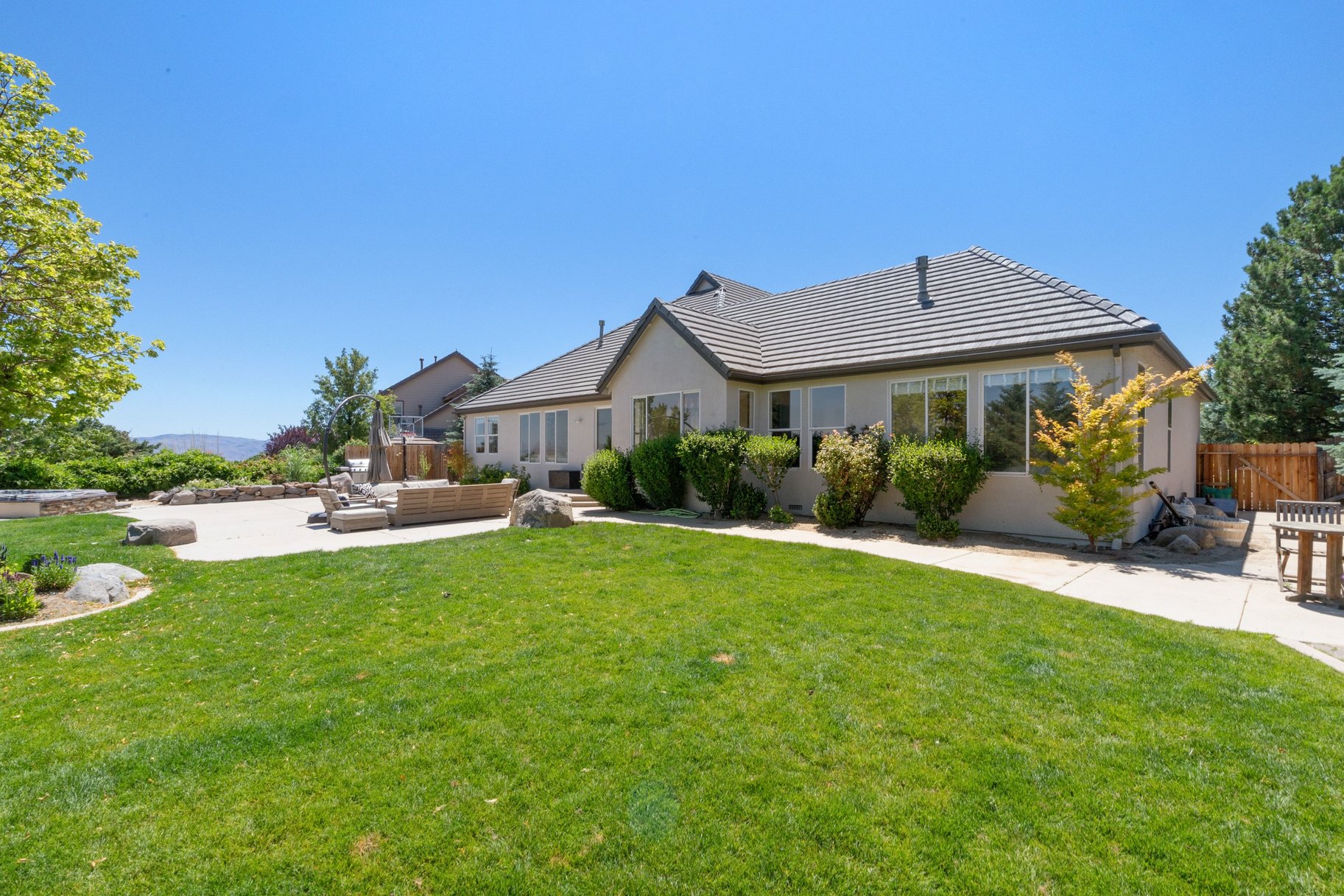  Gorgeous, Fully Updated Arrowcreek Home with Stunning Views - 物件實景