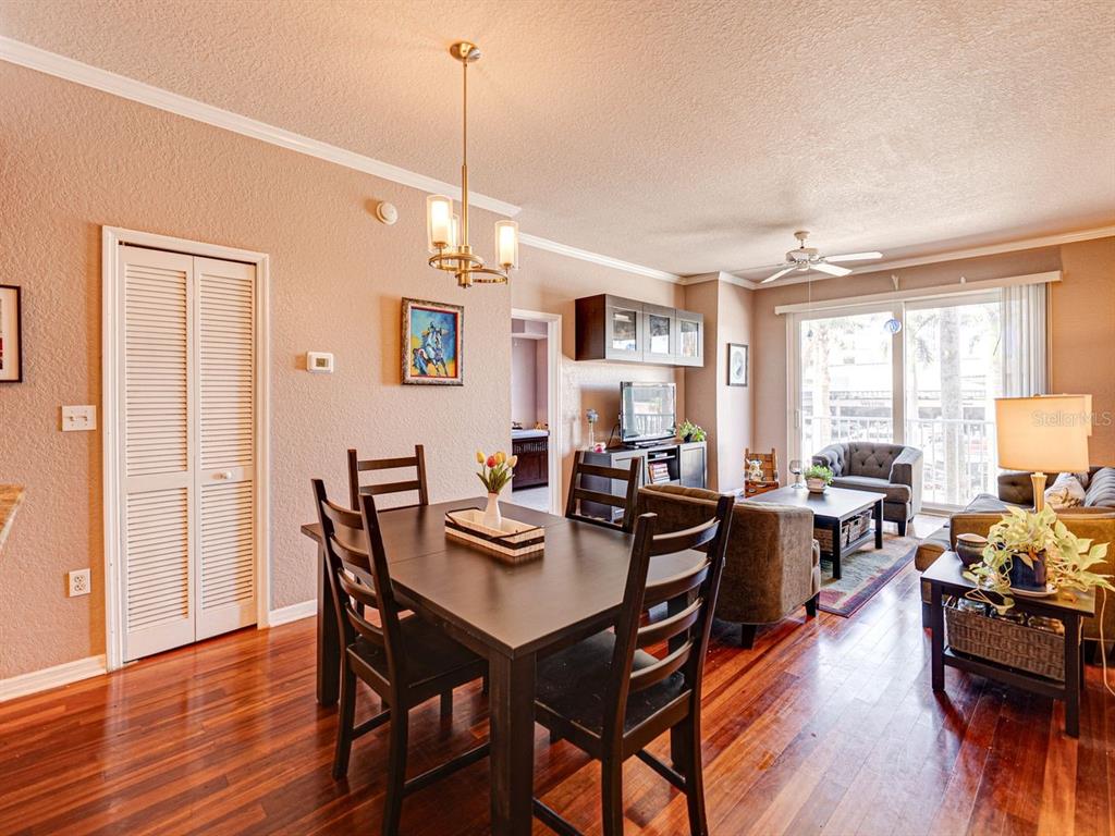 Tampa, Florida, 33602, United States, 2 Bedrooms Bedrooms, ,2 BathroomsBathrooms,Residential,For Sale,1745994