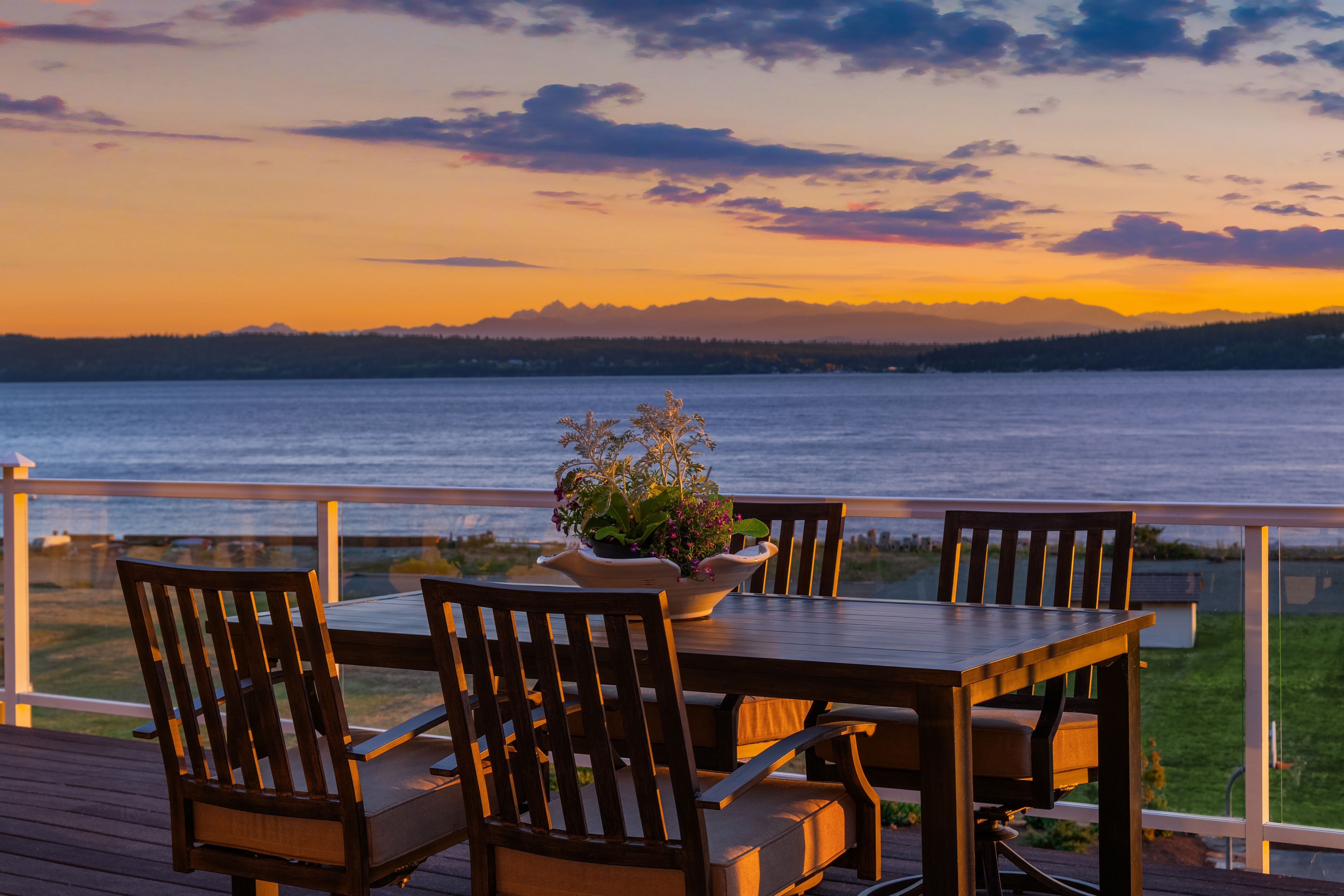  2106 Breezy Point Rd, Camano, WA 98282 - 物件實景