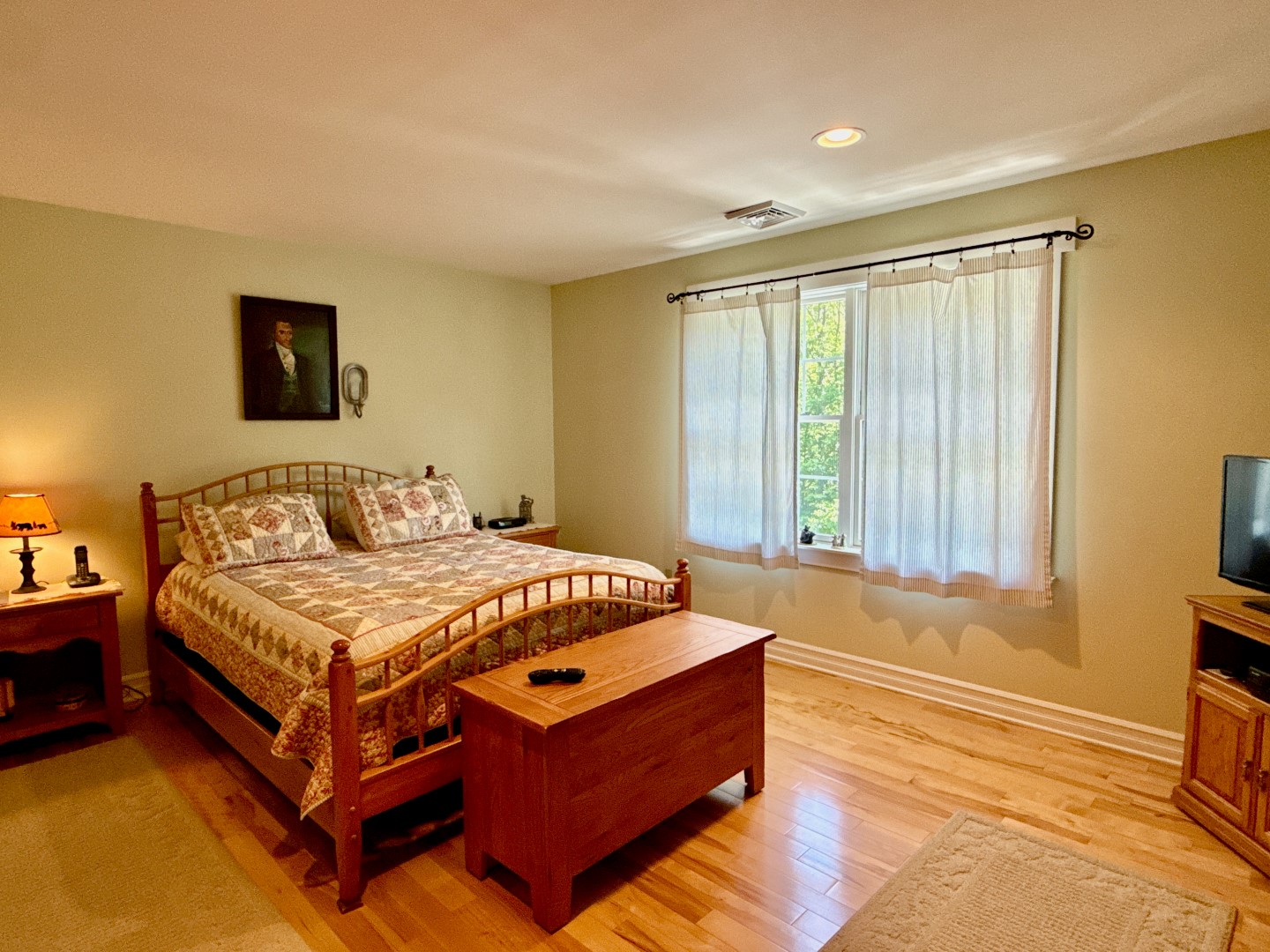 Hawley, Pennsylvania, 18428, United States, 3 Bedrooms Bedrooms, ,4 BathroomsBathrooms,Residential,For Sale,1846687