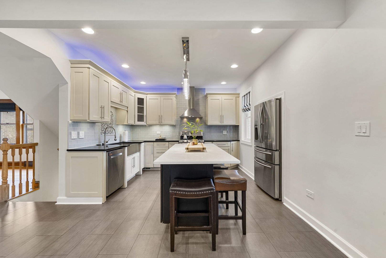 Chicago, Illinois, 60641, United States, 4 Bedrooms Bedrooms, ,3 BathroomsBathrooms,Residential,For Sale,1940244