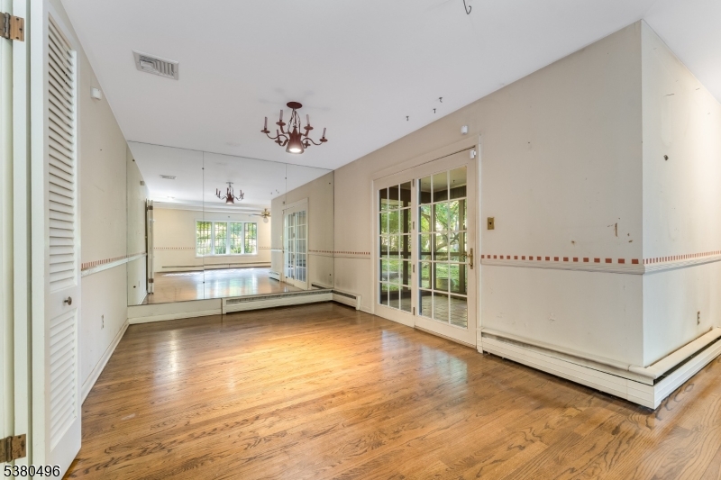 Bridgewater Twp., New Jersey, 07920, United States, 3 Bedrooms Bedrooms, ,2 BathroomsBathrooms,Residential,For Sale,1927151