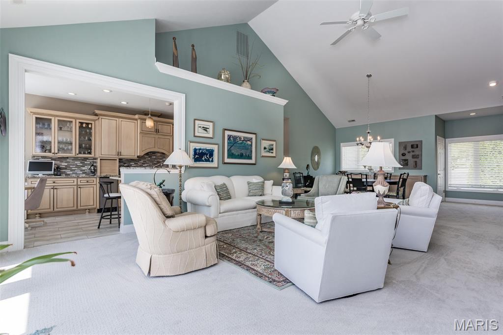 Grafton, Illinois, 62037, United States, 2 Bedrooms Bedrooms, ,2 BathroomsBathrooms,Residential,For Sale,1907573