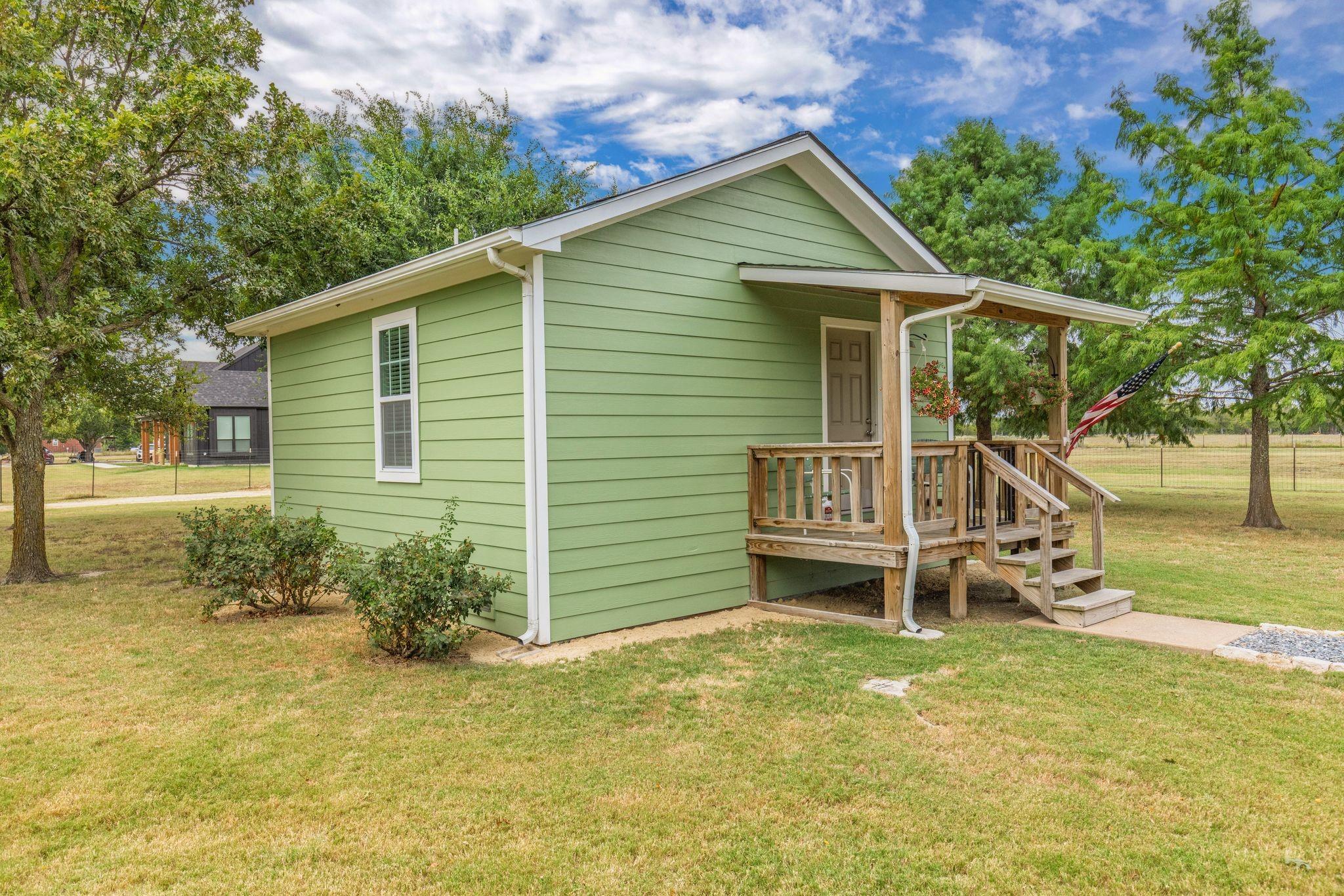 Caddo Mills, Texas, 75135, United States, 3 Bedrooms Bedrooms, ,2 BathroomsBathrooms,Residential,For Sale,1975401