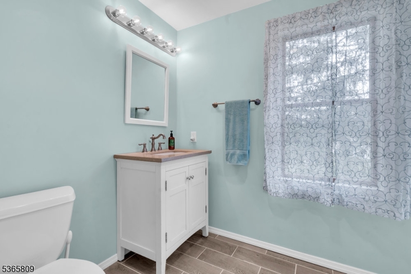 Franklin Twp., New Jersey, 07882, United States, 4 Bedrooms Bedrooms, ,3 BathroomsBathrooms,Residential,For Sale,1957120