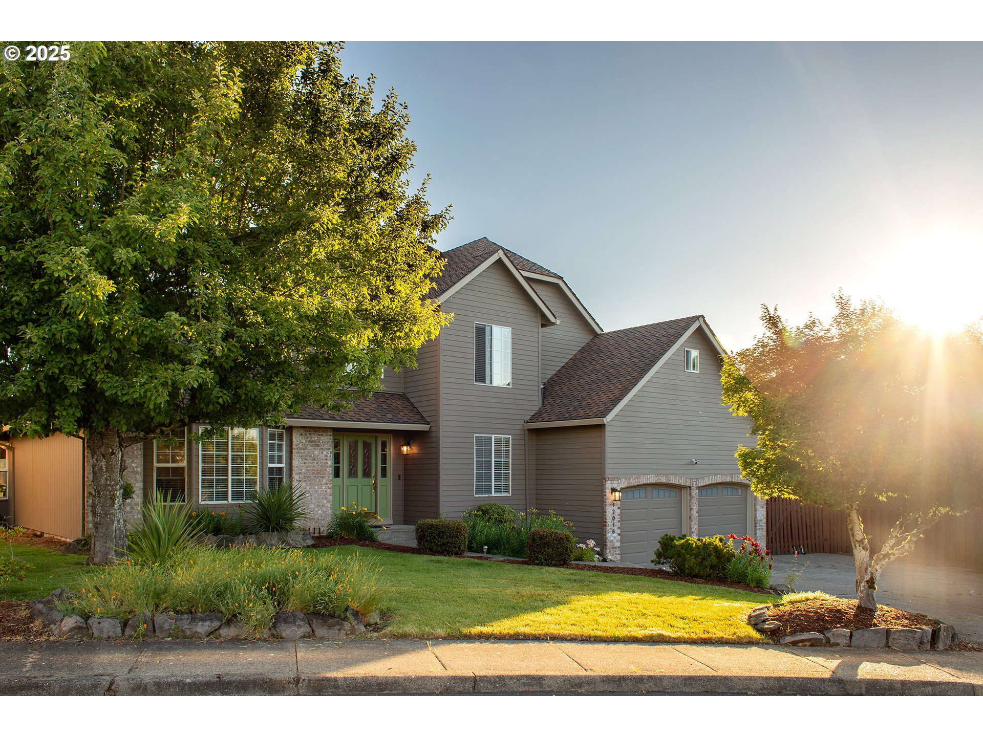 Clackamas, Oregon, 97015, United States, 3 Bedrooms Bedrooms, ,2 BathroomsBathrooms,Residential,For Sale,1868784