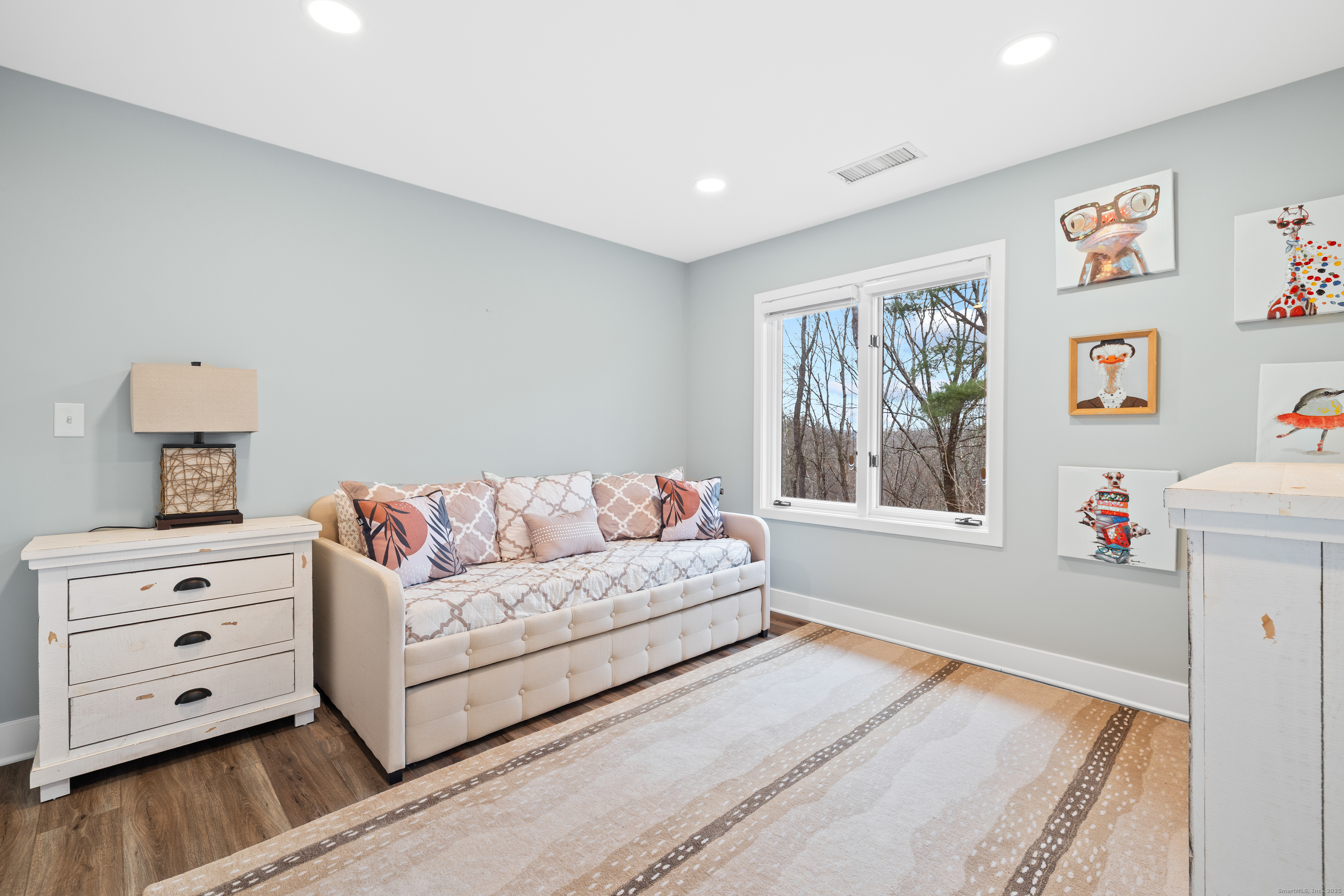 Avon, Connecticut, 06001, United States, 3 Bedrooms Bedrooms, ,4 BathroomsBathrooms,Residential,For Sale,1999811