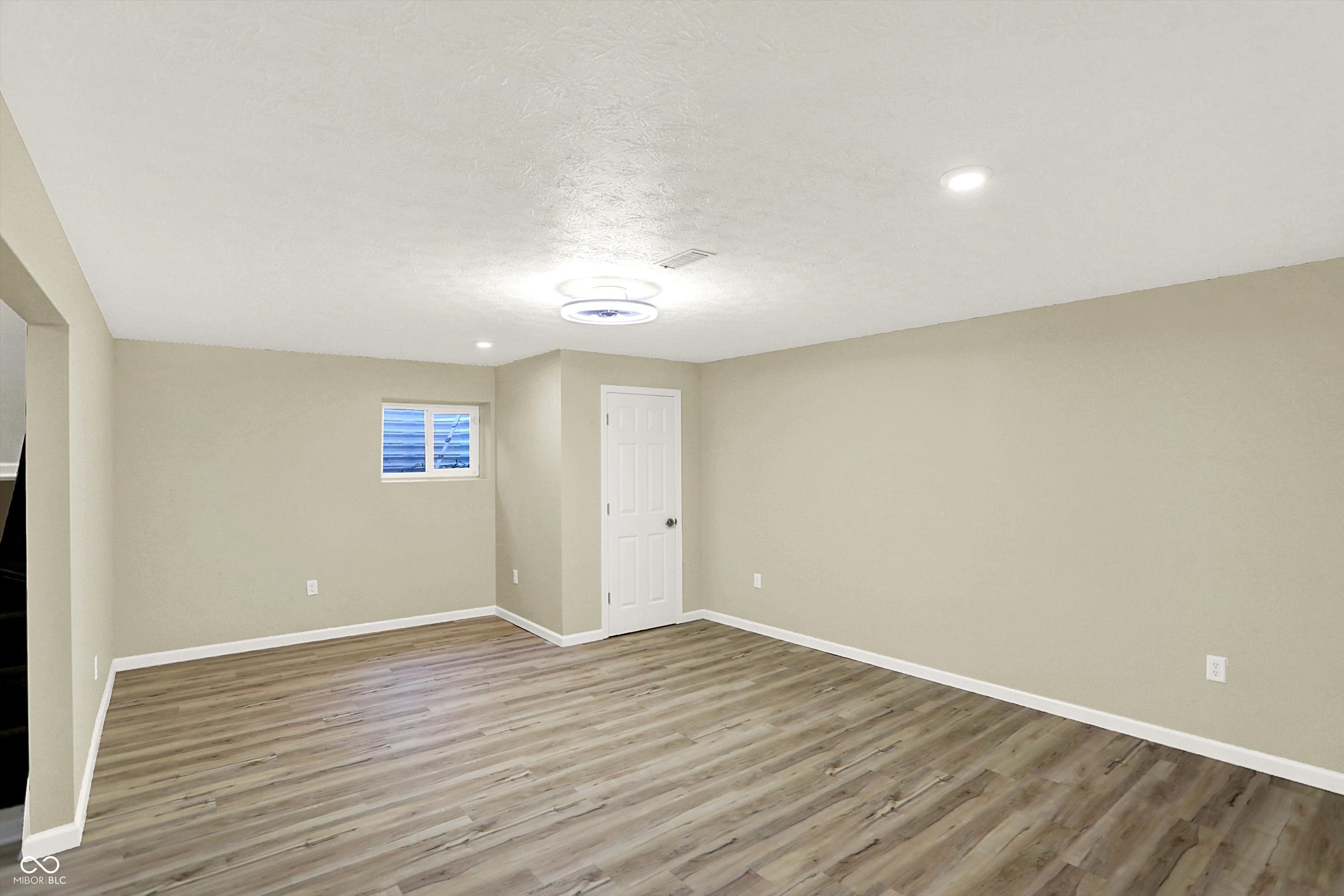 Bargersville, Indiana, 46106, United States, 5 Bedrooms Bedrooms, ,4 BathroomsBathrooms,Residential,For Sale,1975044