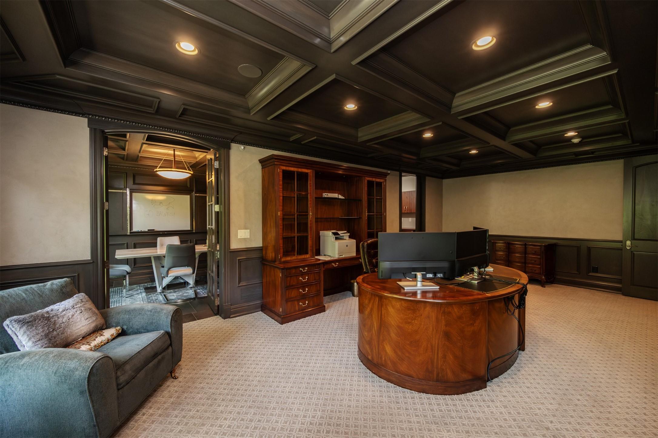 Urbandale, Iowa, 50323, United States, 4 Bedrooms Bedrooms, ,6 BathroomsBathrooms,Residential,For Sale,1980001