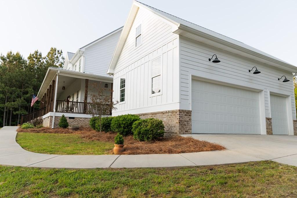 CHATSWORTH, Georgia, 30705, United States, 3 Bedrooms Bedrooms, ,4 BathroomsBathrooms,Residential,For Sale,1885326