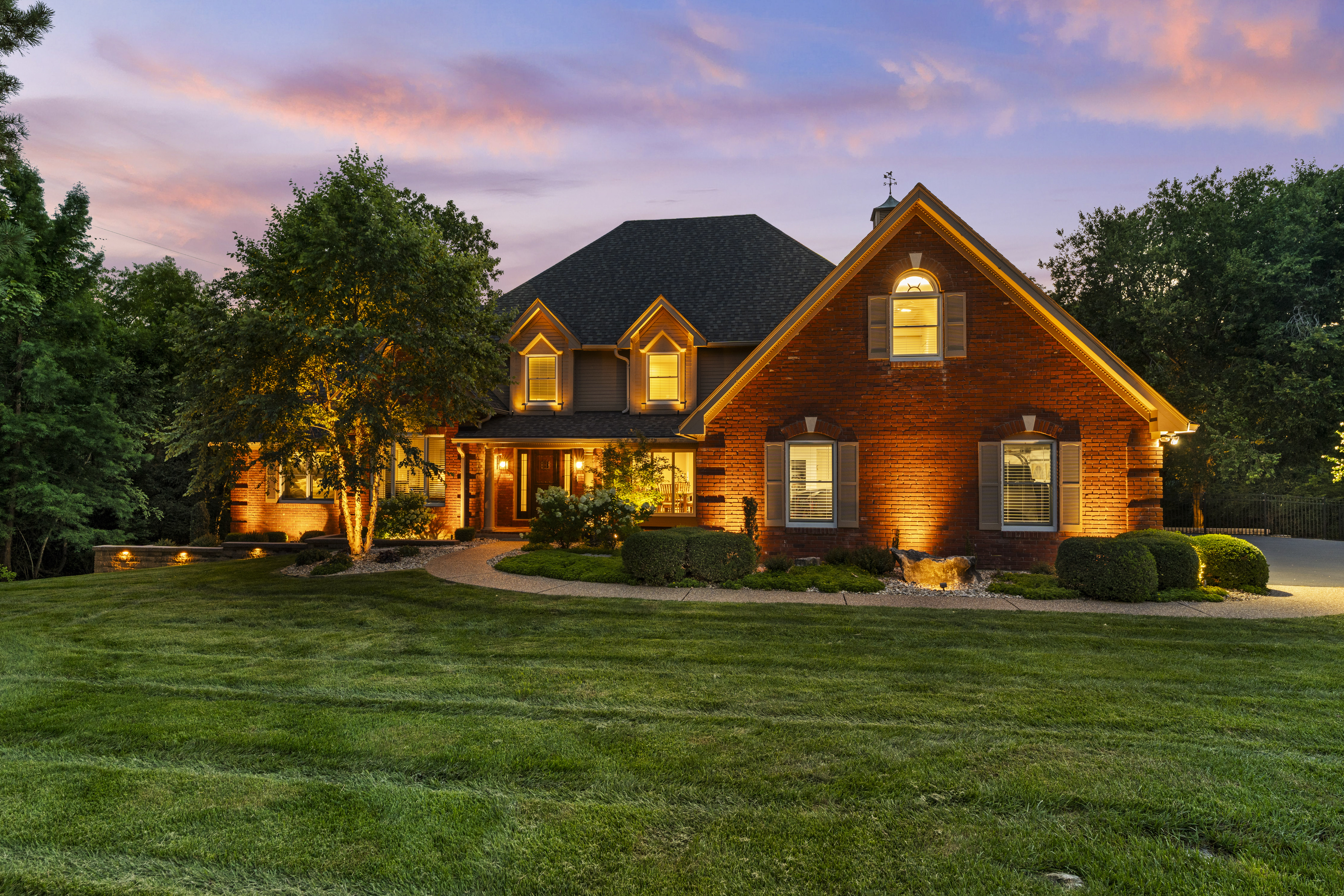  Exquisitely Renovated Home in the heart of Town & Country - 物件實景