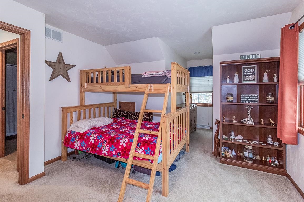 New London, Wisconsin, 54961-8857, United States, 4 Bedrooms Bedrooms, ,4 BathroomsBathrooms,Residential,For Sale,2001494