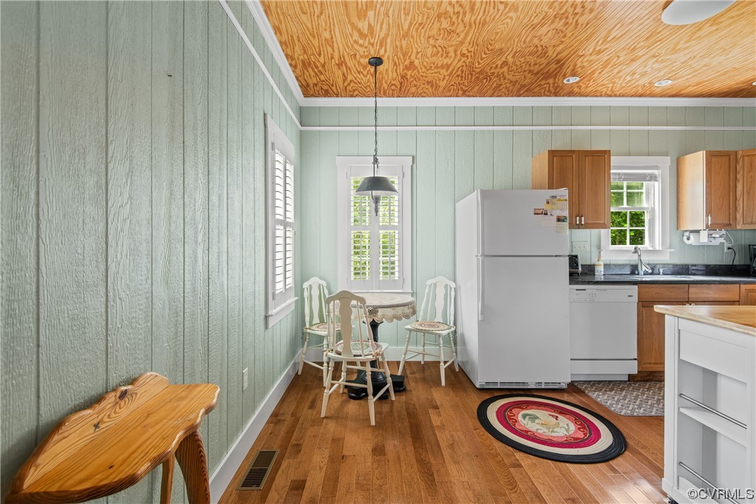New Canton, Virginia, 23123, United States, 3 Bedrooms Bedrooms, ,2 BathroomsBathrooms,Residential,For Sale,1929008