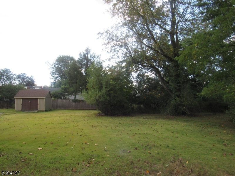 Piscataway Twp., New Jersey, 08854, United States, 3 Bedrooms Bedrooms, ,2 BathroomsBathrooms,Residential,For Sale,1949354