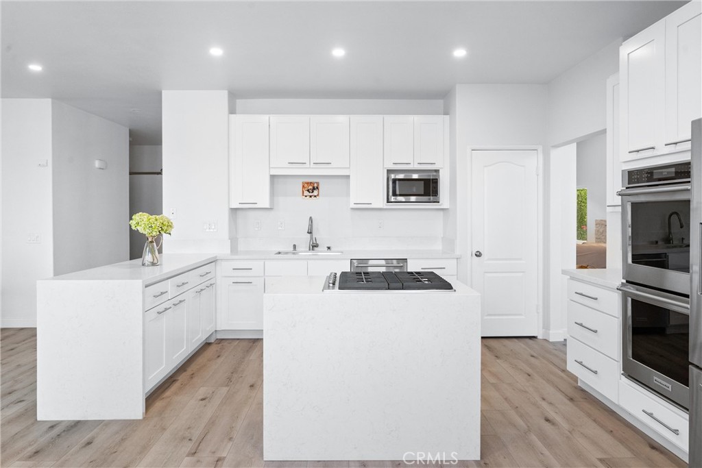 Laguna Hills, California, 92653, United States, 4 Bedrooms Bedrooms, ,3 BathroomsBathrooms,Residential,For Sale,1987832