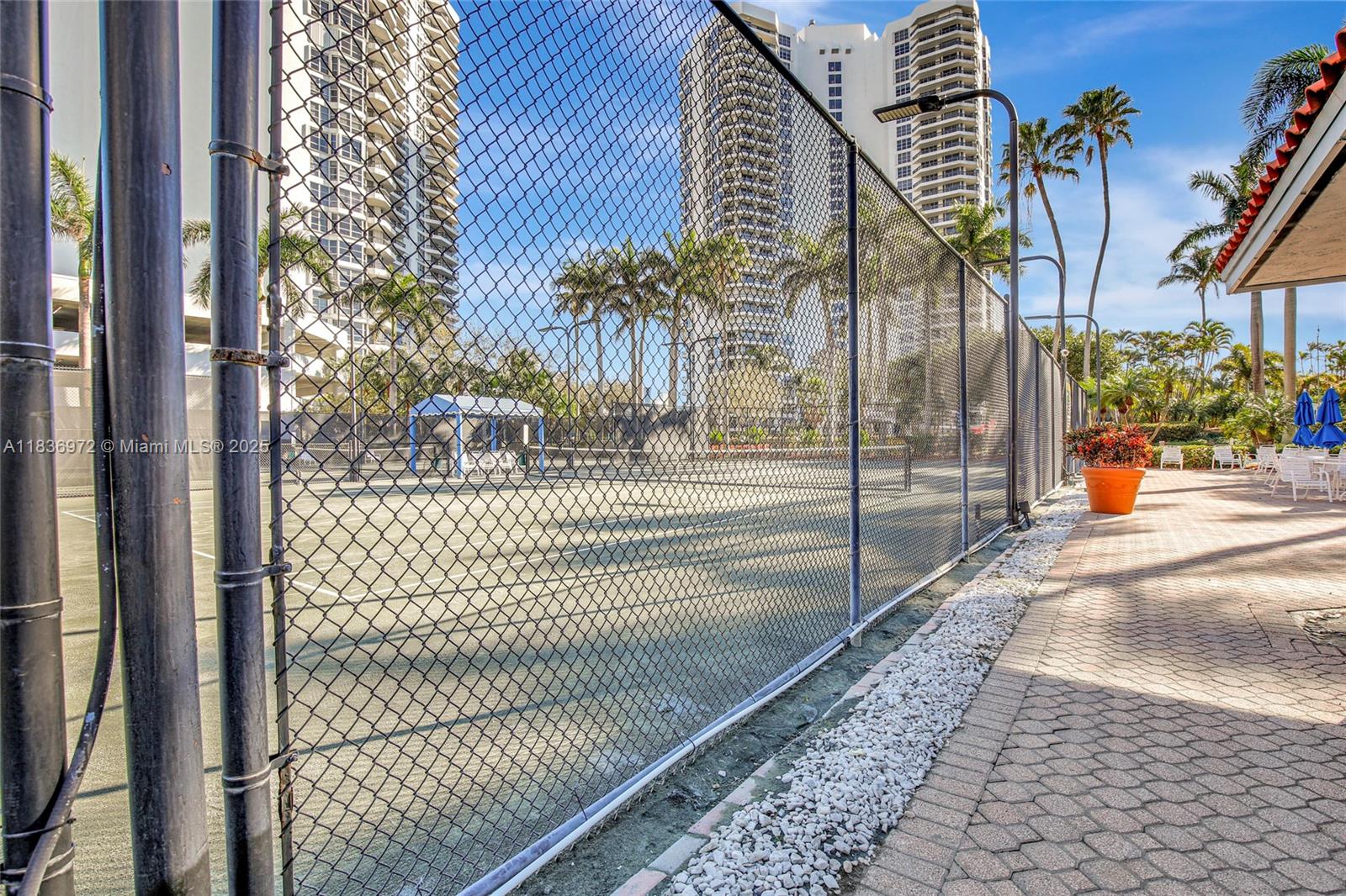 Aventura, Florida, 33180, United States, 2 Bedrooms Bedrooms, ,2 BathroomsBathrooms,Residential,For Sale,1895458