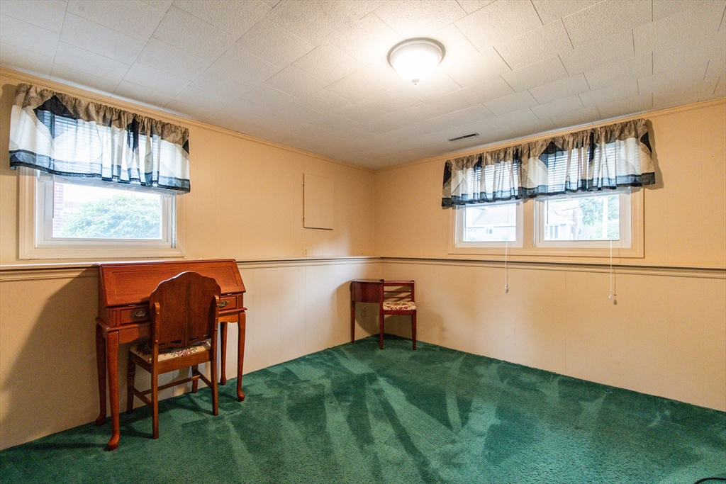 Stoughton, Massachusetts, 02072, United States, 4 Bedrooms Bedrooms, ,2 BathroomsBathrooms,Residential,For Sale,1976018