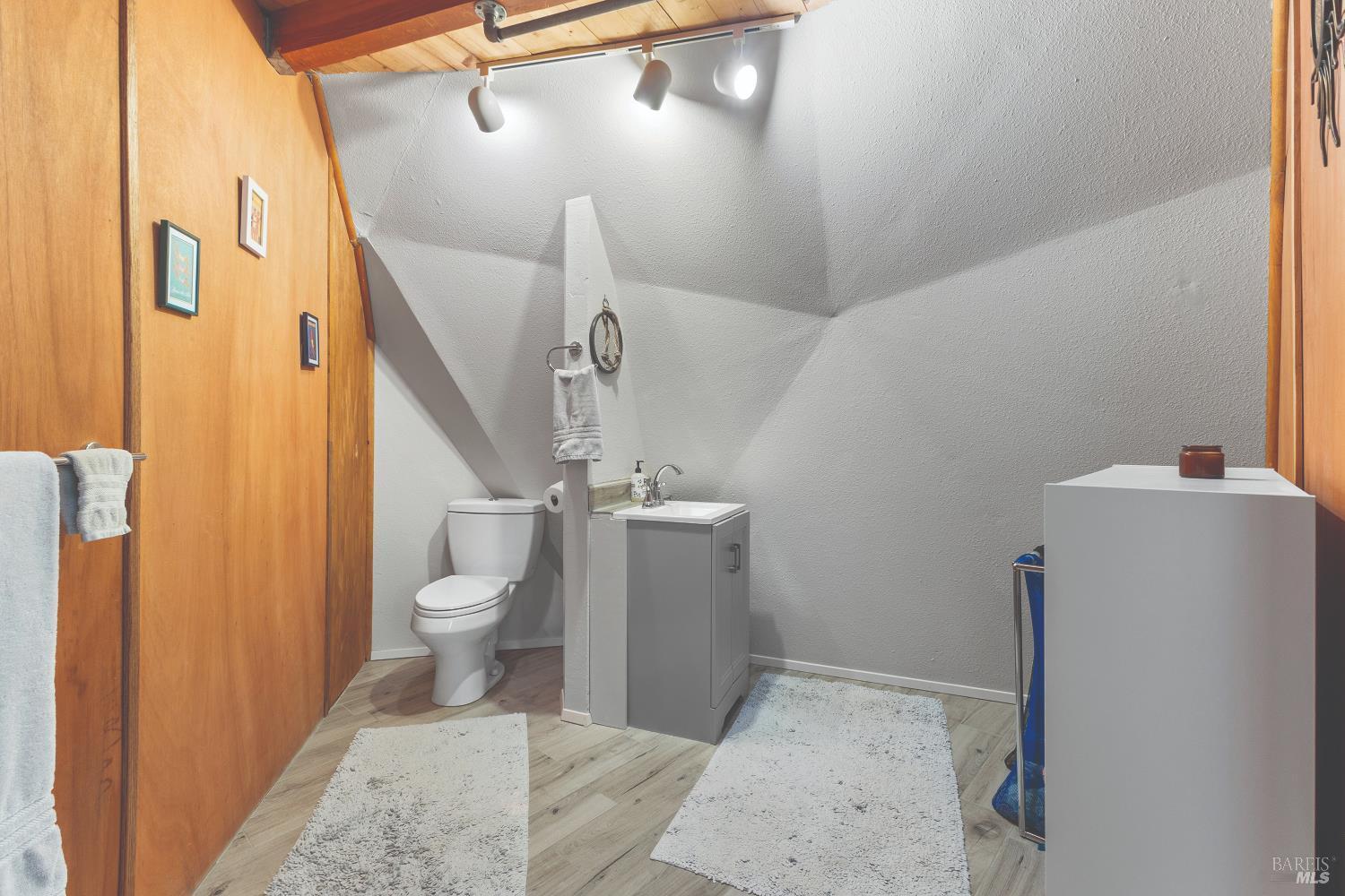 Monte Rio, California, 95462, United States, 1 Bedroom Bedrooms, ,2 BathroomsBathrooms,Residential,For Sale,2025033