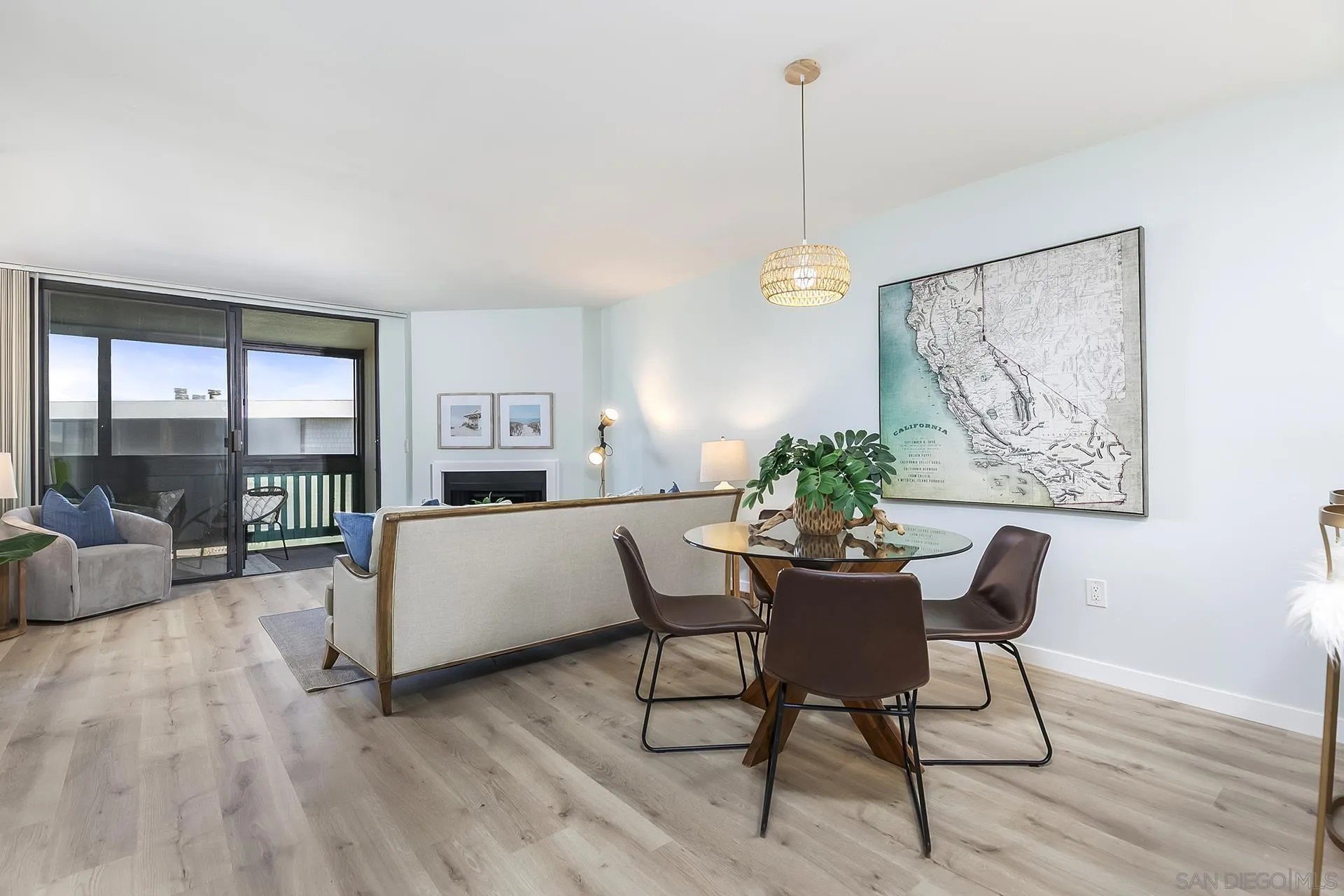 San Diego, California, 92110, United States, 1 Bedroom Bedrooms, ,1 BathroomBathrooms,Residential,For Sale,1970133