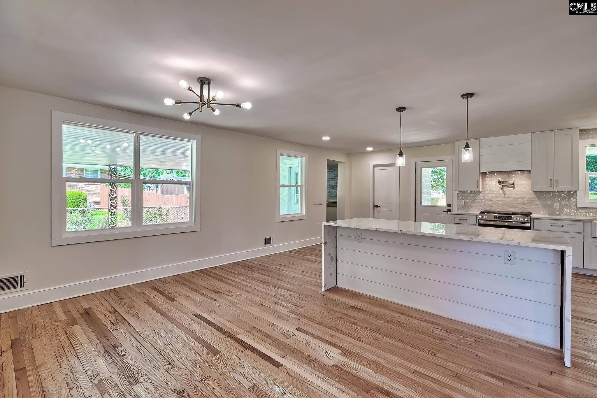 Cayce, South Carolina, 29033, United States, 3 Bedrooms Bedrooms, ,3 BathroomsBathrooms,Residential,For Sale,1875561