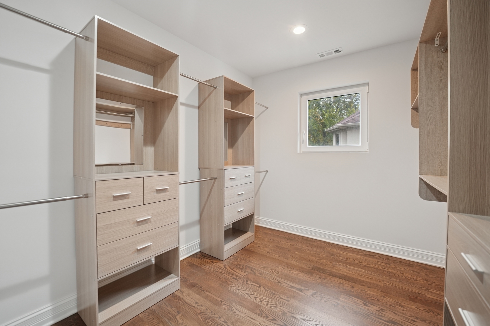 Park Ridge, Illinois, 60068, United States, 4 Bedrooms Bedrooms, ,5 BathroomsBathrooms,Residential,For Sale,1988945