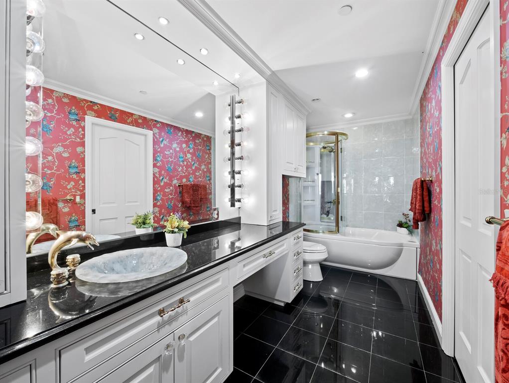 Longboat Key, Florida, 34228, United States, 8 Bedrooms Bedrooms, ,10 BathroomsBathrooms,Residential,For Sale,1997316