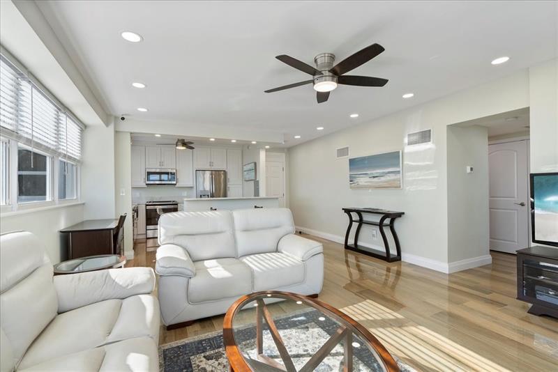 Fort Lauderdale, Florida, 33316, United States, 2 Bedrooms Bedrooms, ,2 BathroomsBathrooms,Residential,For Sale,1907376
