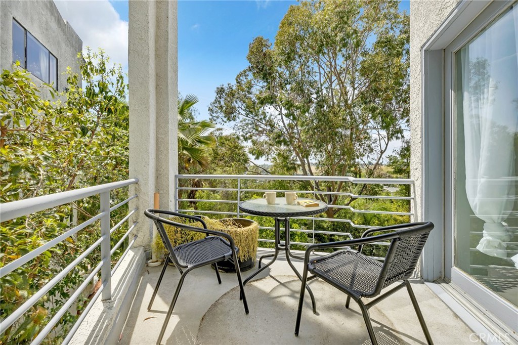 Woodland Hills, California, 91364, United States, 3 Bedrooms Bedrooms, ,3 BathroomsBathrooms,Residential,For Sale,1980470