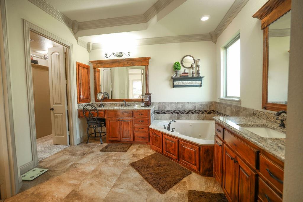 Wills Point, Texas, 75169, United States, 4 Bedrooms Bedrooms, ,4 BathroomsBathrooms,Residential,For Sale,1834995