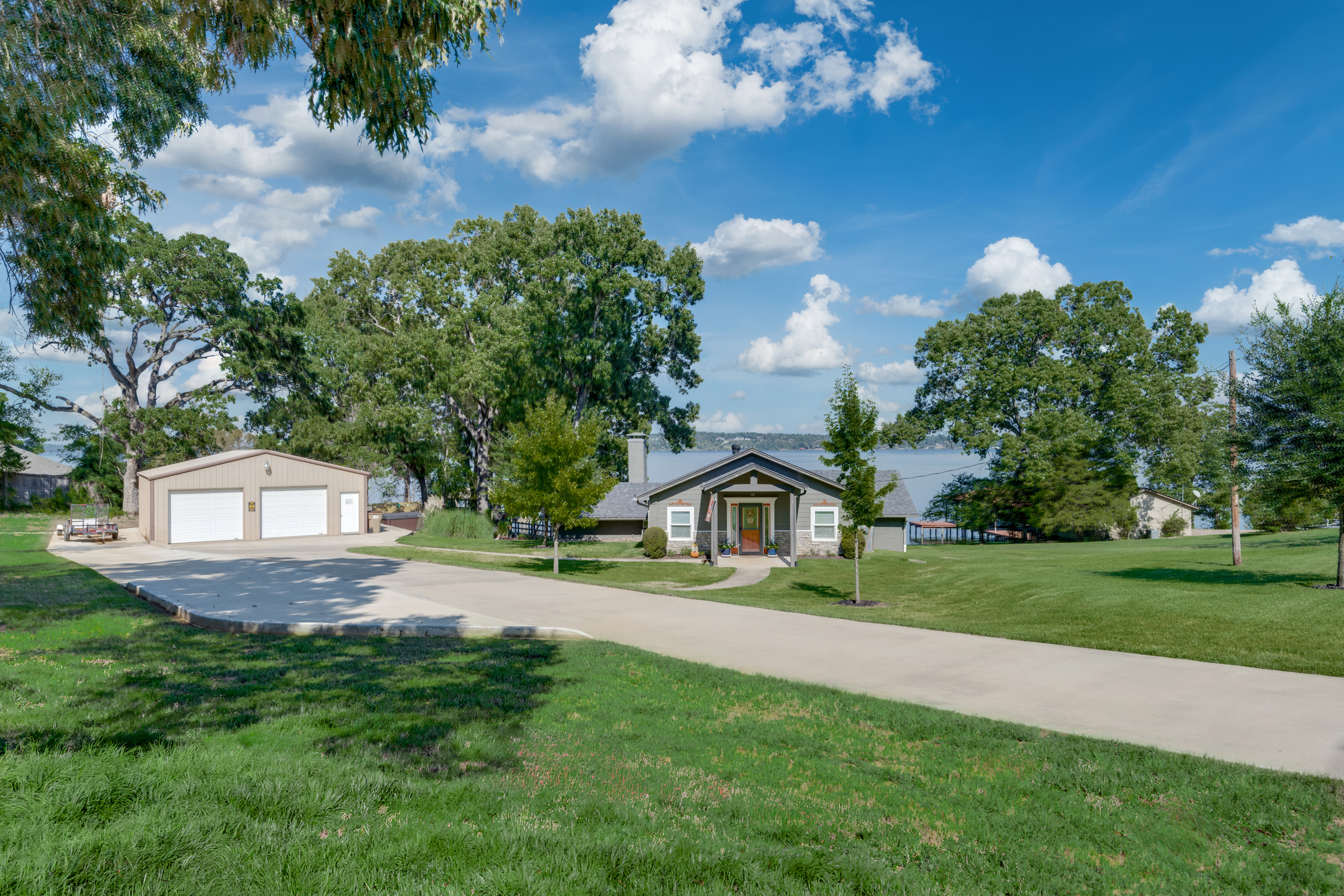 Circle Pt, Frankston, TX 75763