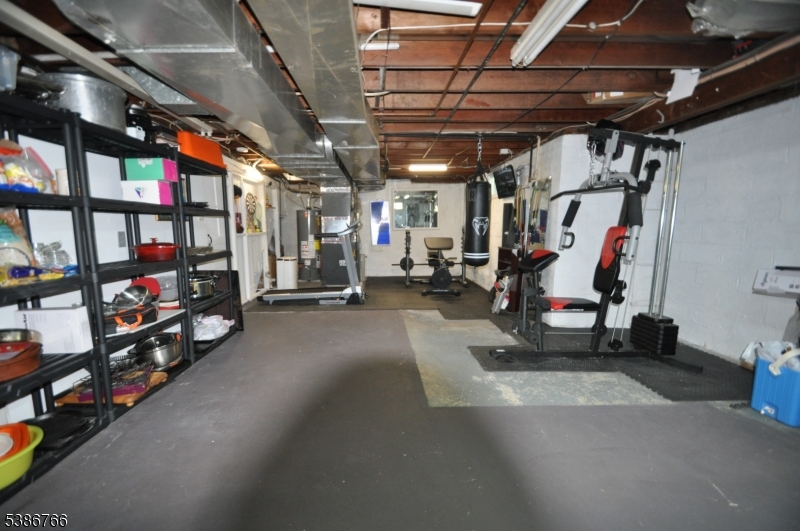 Burlington, Springfield Township`, New Jersey, 07081, United States, 4 Bedrooms Bedrooms, ,3 BathroomsBathrooms,Residential,For Sale,1979460