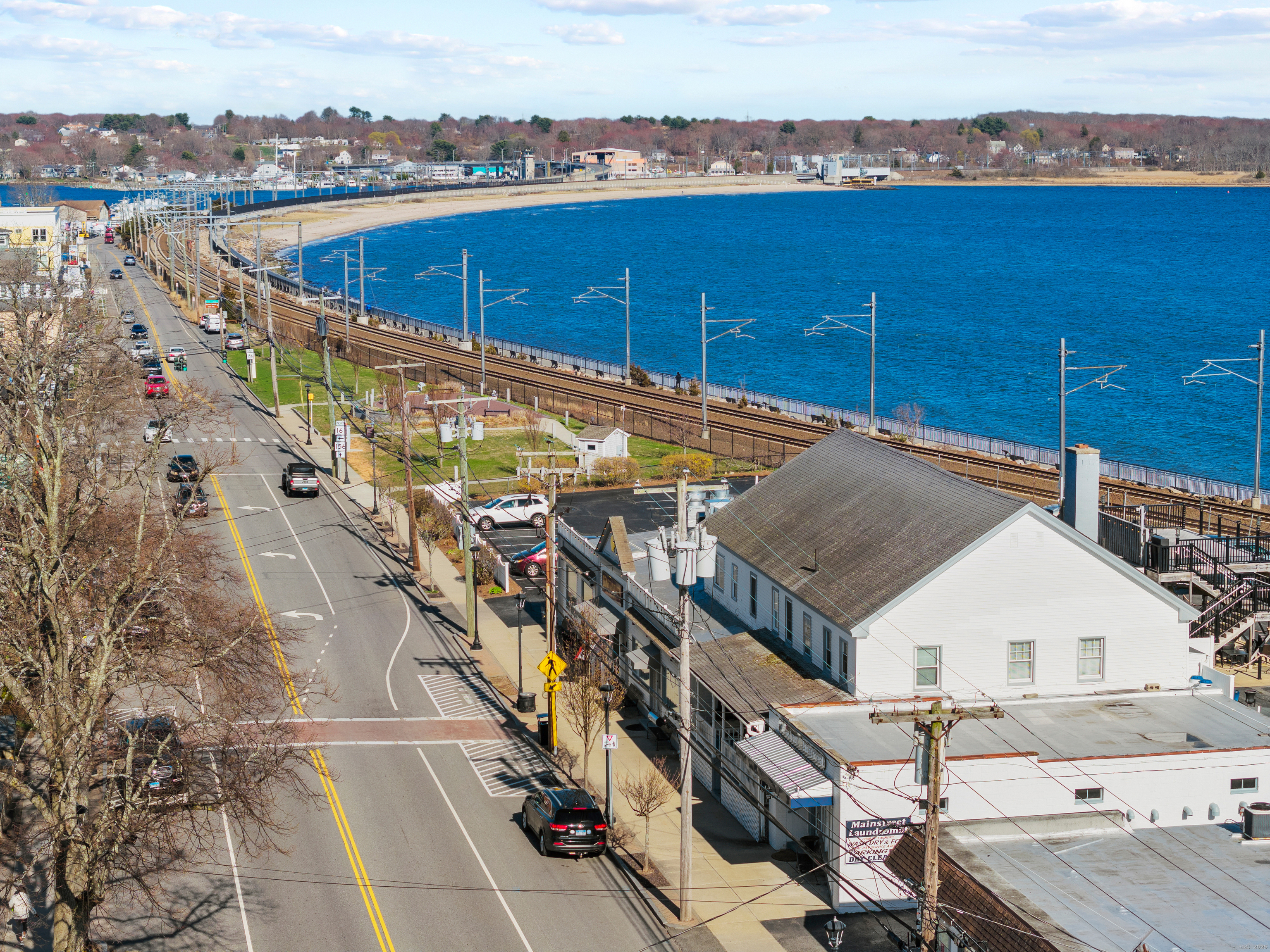  Charming 2 Bed Home on Main St - 物件實景