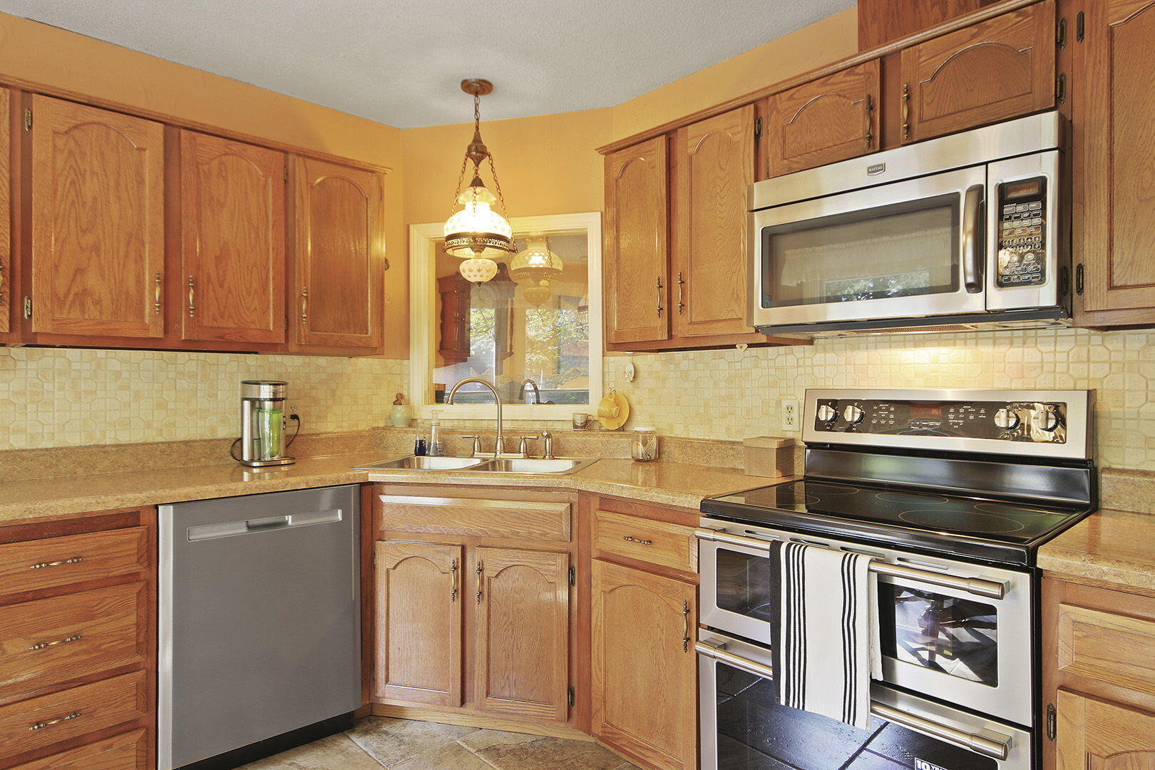 COLUMBIA, Missouri, 65203, United States, 5 Bedrooms Bedrooms, ,3 BathroomsBathrooms,Residential,For Sale,1975322