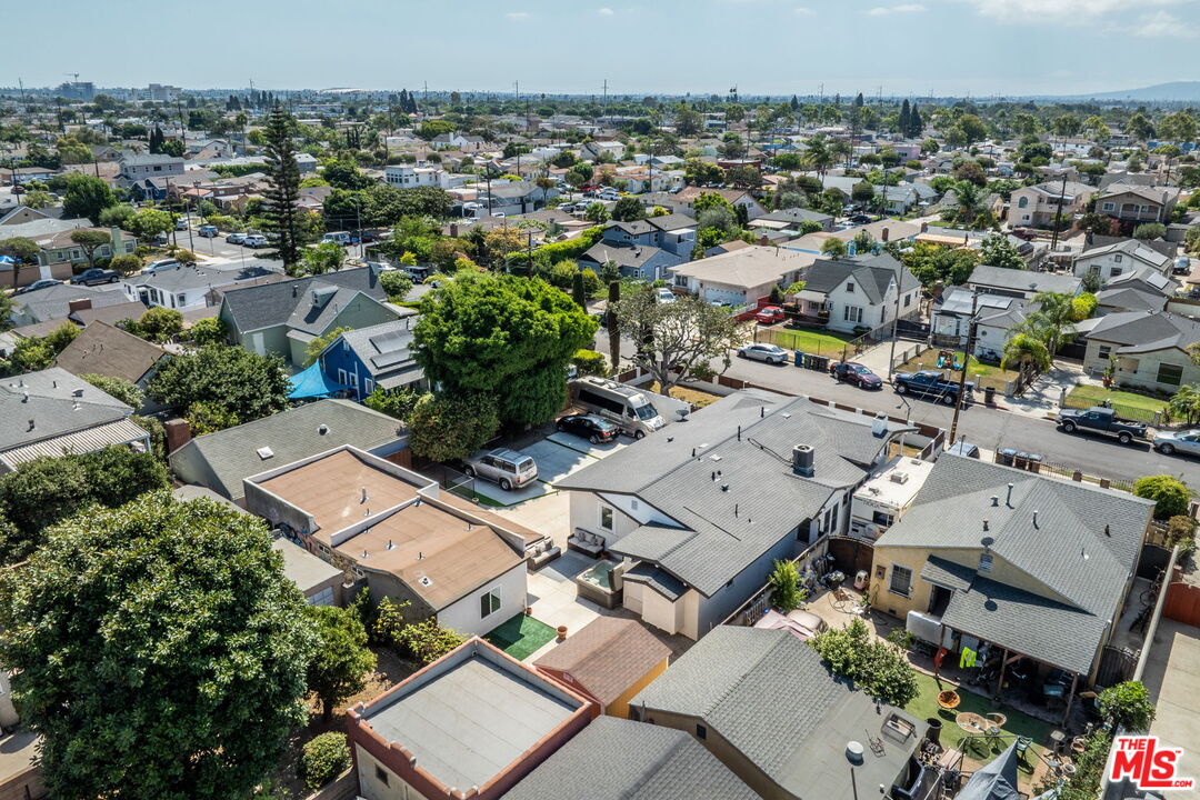 Inglewood, California, 90301, United States, 4 Bedrooms Bedrooms, ,Residential,For Sale,1993499