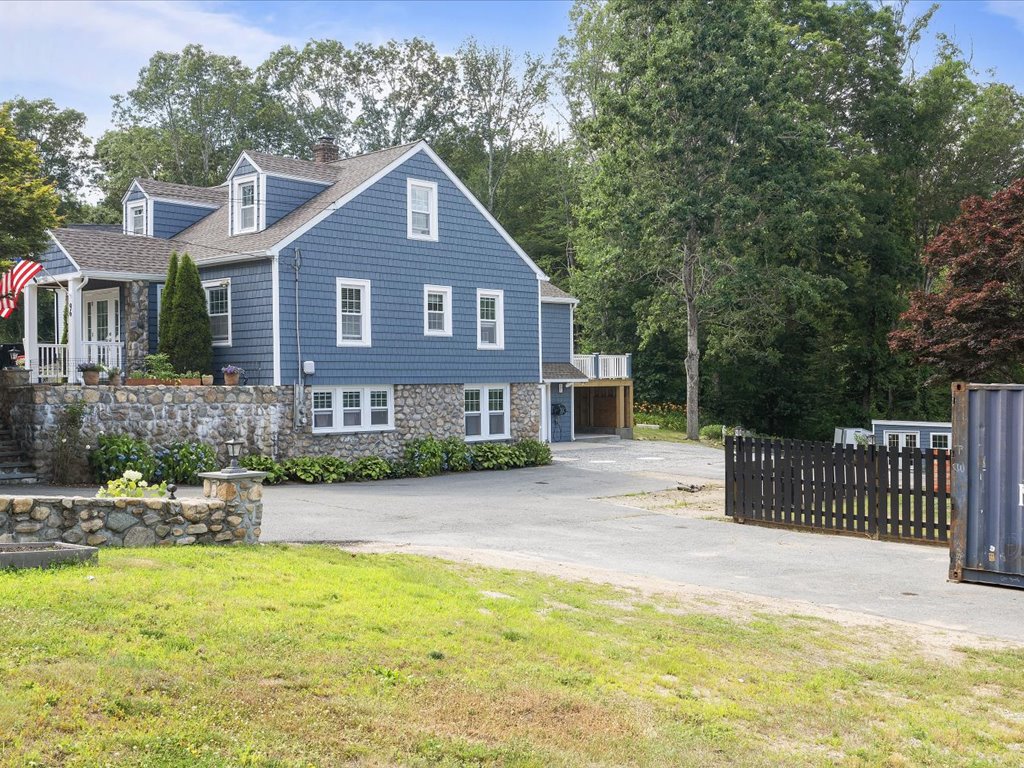 Westerly, Rhode Island, 02891, United States, 5 Bedrooms Bedrooms, ,4 BathroomsBathrooms,Residential,For Sale,1906613